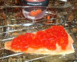 Foto del paso 2 de la receta: Supremas de salmón al horno con mermelada de tomate y champiñones