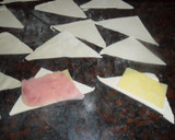 Foto del paso 6 de la receta: Medialunas rellenas