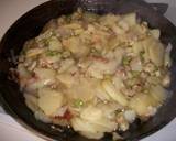 Foto del paso 2 de la receta Patatas a lo pobre con habas y guisantes en compañia
