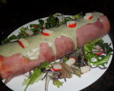Foto del paso 6 de la receta: Arrollado de pionono con roquefort y jamón