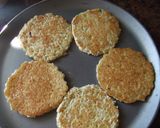 Foto del paso 4 de la receta: Huevos a la griega con tortitas de patatas