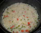 Foto del paso 2 de la receta: Arroz frito con rollitos de dátiles y bacon