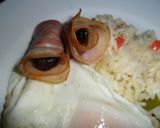 Foto del paso 5 de la receta: Arroz frito con rollitos de dátiles y bacon