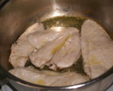 Foto del paso 2 de la receta: Pechugas con nata y queso fresco