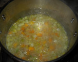 Foto del paso 2 de la receta: Sopa de pescado con curry y jengibre