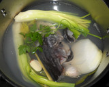 Foto del paso 5 de la receta: Sopa de pescado con curry y jengibre