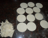Foto del paso 3 de la receta: Mini empanadas de choclo