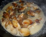 Foto del paso 4 de la receta: Medallones de merluza rebozados en almendras con setas enmeladas