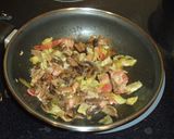 Foto del paso 3 de la receta: Tortilla de alcachofas y champiñones