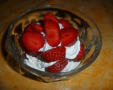 Foto del paso 3 de la receta: Frutillas con crema chantilly