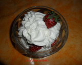 Foto del paso 5 de la receta: Frutillas con crema chantilly