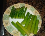 Foto del paso 1 de la receta: Sopa de espárragos con aceite de vainilla