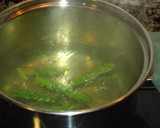 Foto del paso 2 de la receta: Sopa de espárragos con aceite de vainilla