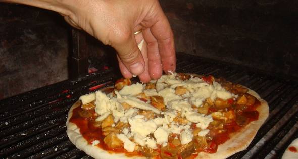 Como hacer Pizza A La Parrilla Con Pollo Y Champiñones | Cocinar en casa