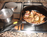 Foto del paso 1 de la receta: Conejo con tomate y robellones