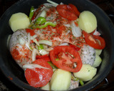 Foto del paso 1 de la receta: Pollo entero a la cacerola con papas y verduras