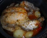 Foto del paso 2 de la receta: Pollo entero a la cacerola con papas y verduras