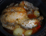 Foto del paso 2 de la receta: Pollo entero a la cacerola con papas y verduras