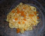 Foto del paso 6 de la receta: Tallarines con pollo en salsa de cava