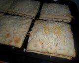 Foto del paso 3 de la receta: Flatbread de cuatro quesos