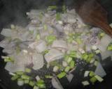 Foto del paso 2 de la receta Arroz con chipirones y ajos tiernos
