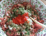Foto del paso 1 de la receta: Hamburguesas rellenas de tres quesos con pesto