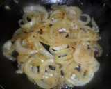 Foto del paso 3 de la receta: Mini cocas hojaldradas con cebolla caramelizada