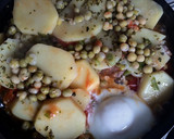 Foto del paso 4 de la receta: Bifes a la criolla con papas y arvejas