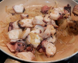 Foto del paso 3 de la receta: Pulpo encebollado