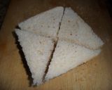 Foto del paso 3 de la receta: Bocaditos con chorizos colorados y olivas rellenas.