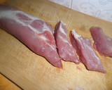 Foto del paso 2 de la receta: Tostas de solomillo con morrón y alioli dulce