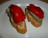 Foto del paso 4 de la receta: Tostas de solomillo con morrón y alioli dulce