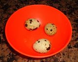 Foto del paso 1 de la receta: Ensalada de espinacas y huevos de codorniz