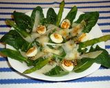 Foto del paso 4 de la receta: Ensalada de espinacas y huevos de codorniz
