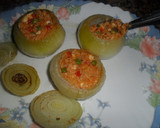 Foto del paso 4 de la receta: Cebollas rellenas con atún en salsa de tomate