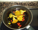 Foto del paso 2 de la receta: Brócoli salteado con chorizo picante