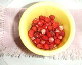 Foto del paso 1 de la receta: Batido de frutos rojos, pomelo y leche en polvo