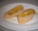 Foto del paso 1 de la receta: Tostas de espárragos con boquerones anchoados