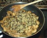 Foto del paso 4 de la receta: Arroz salvaje con champiñones y gambitas