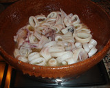 Foto del paso 2 de la receta: Calamares en su tinta (Alicante)