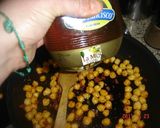 Foto del paso 2 de la receta: Garbanzos con sobrasada y miel
