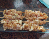 Foto del paso 1 de la receta: Brochetitas de pollo con arroz basmati y salsa
