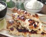 Foto del paso 5 de la receta: Brochetitas de pollo con arroz basmati y salsa