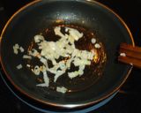 Foto del paso 1 de la receta: Tortilla de acelgas y puerro