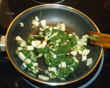 Foto del paso 2 de la receta: Tortilla de acelgas y puerro