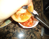 Foto del paso 1 de la receta: Tomates rellenos de atún y aceitunas