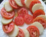 Foto del paso 2 de la receta: Ensalada sencilla de tomates y patatas con mozzarella