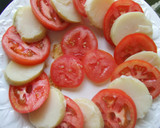 Foto del paso 2 de la receta: Ensalada sencilla de tomates y patatas con mozzarella
