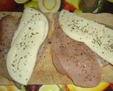 Foto del paso 1 de la receta: Pechugas de pollo rellenas de queso con salsa de almendras