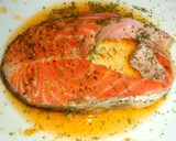 Foto del paso 1 de la receta: Ensalada de salmón fresco marinado y mozzarella de búfala